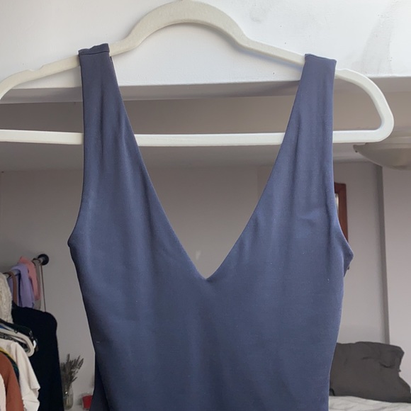 Babaton by Aritzia Contour V-Neck Bodysuit - Picture 3 of 6